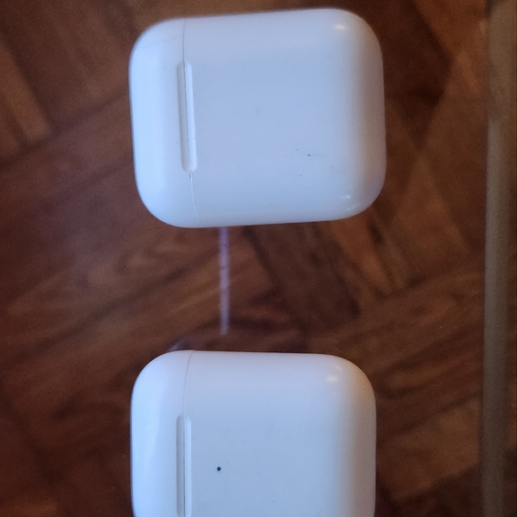 Air pods case - Picture 3 of 4
